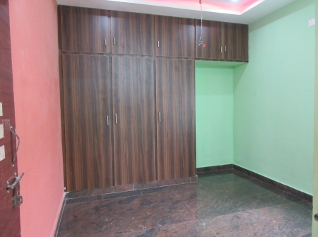 3) Li Id : 166 - Master Bedroom.JPG